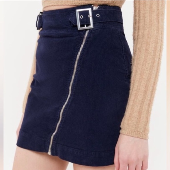 UO Harmony corduroy zip front mini skirt - Picture 2 of 9